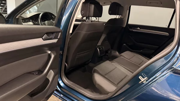 Volkswagen Passat 2.0TDI,DSG,ZÁRUKA,LED,DIESEL - foto 28