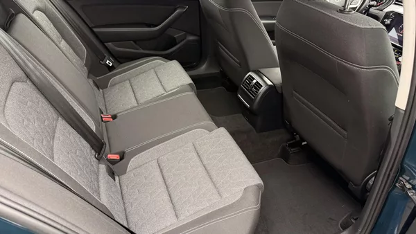 Volkswagen Passat 2.0TDI,DSG,ZÁRUKA,LED,DIESEL - foto 41