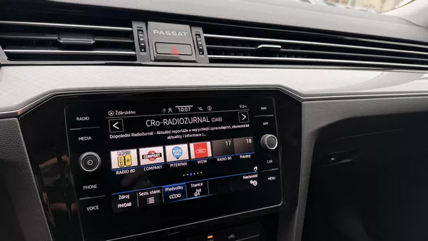 Volkswagen Passat 2.0TDI,DSG,ZÁRUKA,LED,DIESEL - foto 54