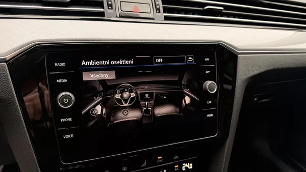 Volkswagen Passat 2.0TDI,DSG,ZÁRUKA,LED,DIESEL - foto 57