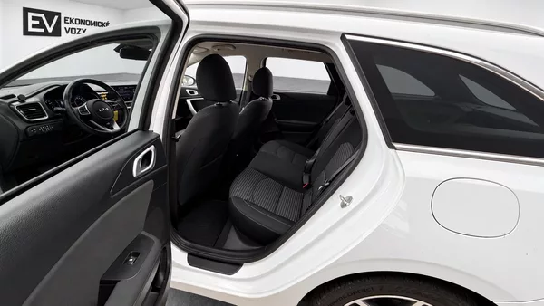 Kia Ceed 1.5 T-GDI,ČR,SERVIS,1 MAJITEL - foto 13