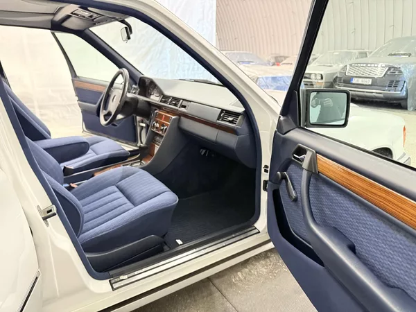 Mercedes-Benz Třídy E 2.3 , AT ,SERVIS DOLOŽEN! - foto 11