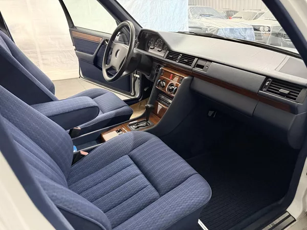 Mercedes-Benz Třídy E 2.3 , AT ,SERVIS DOLOŽEN! - foto 12