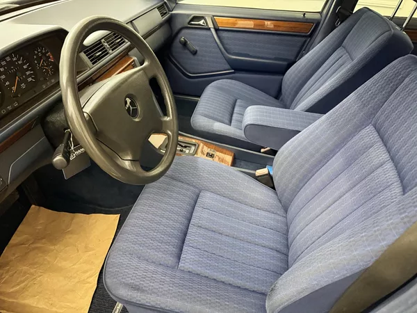 Mercedes-Benz Třídy E 2.3 , AT ,SERVIS DOLOŽEN! - foto 21