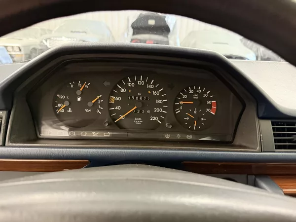 Mercedes-Benz Třídy E 2.3 , AT ,SERVIS DOLOŽEN! - foto 25