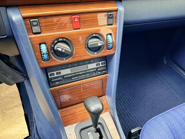 Mercedes-Benz Třídy E 2.3 , AT ,SERVIS DOLOŽEN! - foto 26