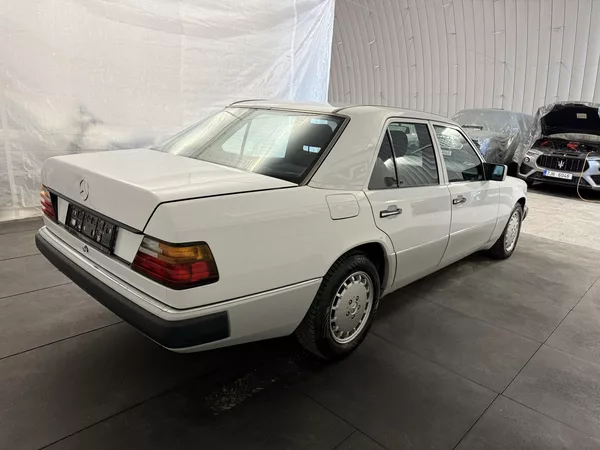 Mercedes-Benz Třídy E 2.3 , AT ,SERVIS DOLOŽEN! - foto 4
