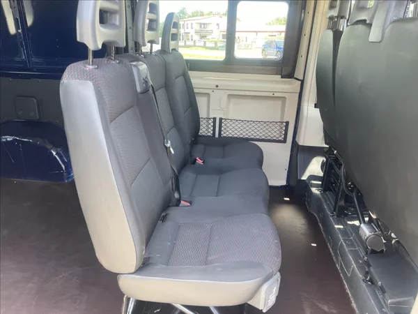 Peugeot Boxer 2,2 HDi 103kw Klima 6míst Tažn - foto 10