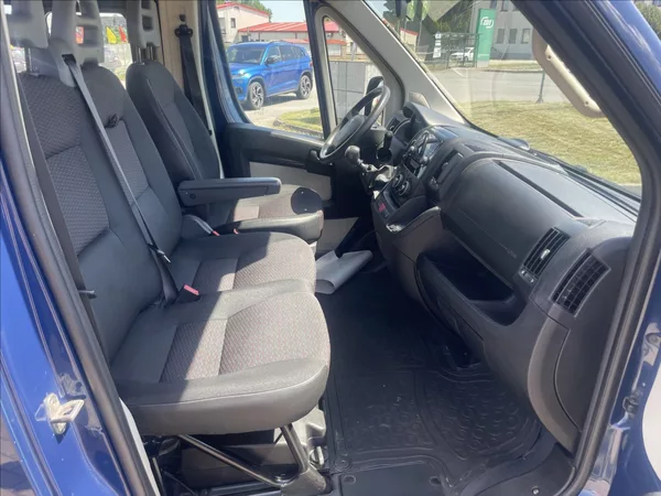 Peugeot Boxer 2,2 HDi 103kw Klima 6míst Tažn - foto 11