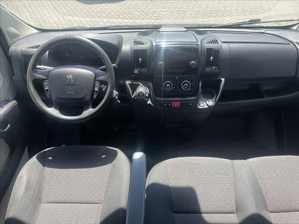 Peugeot Boxer 2,2 HDi 103kw Klima 6míst Tažn - foto 12