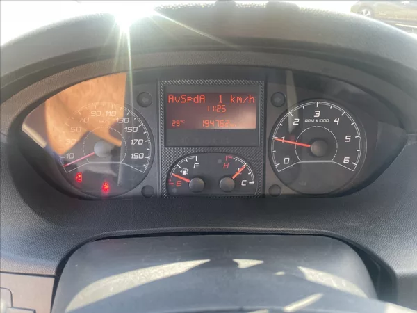 Peugeot Boxer 2,2 HDi 103kw Klima 6míst Tažn - foto 14