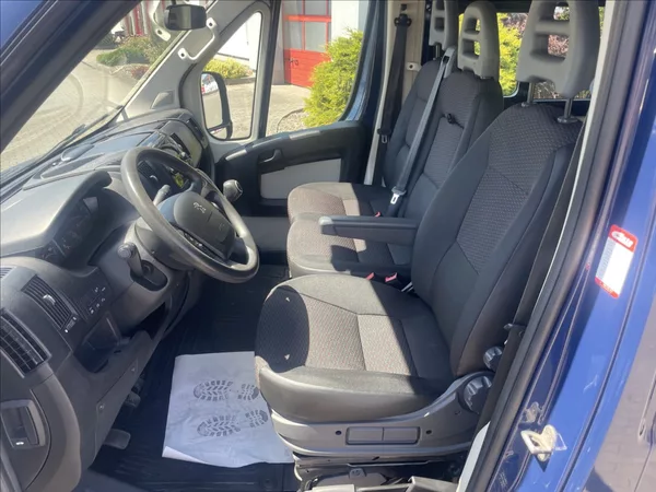 Peugeot Boxer 2,2 HDi 103kw Klima 6míst Tažn - foto 7
