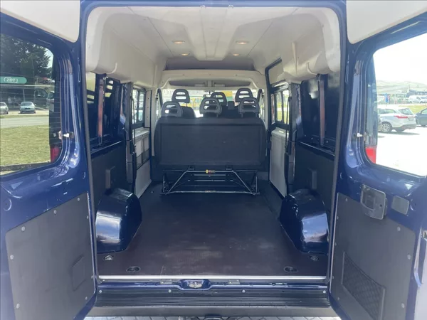 Peugeot Boxer 2,2 HDi 103kw Klima 6míst Tažn - foto 8