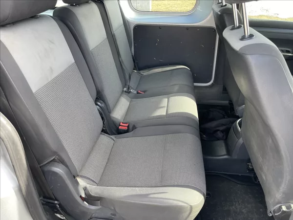 Volkswagen Caddy 1,6 TDi 75kw MAXI TAŽNÉ DPH - foto 10