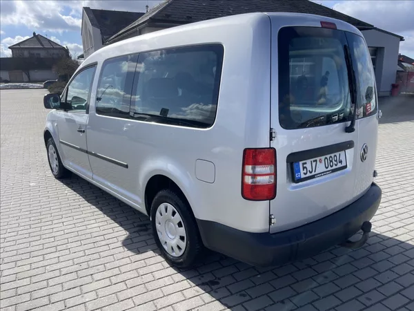 Volkswagen Caddy 1,6 TDi 75kw MAXI TAŽNÉ DPH - foto 28