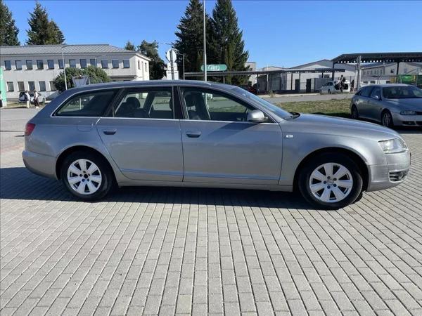 Audi A6 2,0 TDi 103kw Avant Xenon Kůže - foto 34