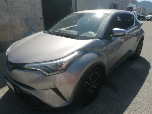 Toyota C-HR 1,8 i 72kw Hybrid e-CVT