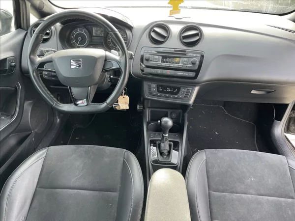 Seat Ibiza 1,4 TSI FR 135kw Automat DPH - foto 12
