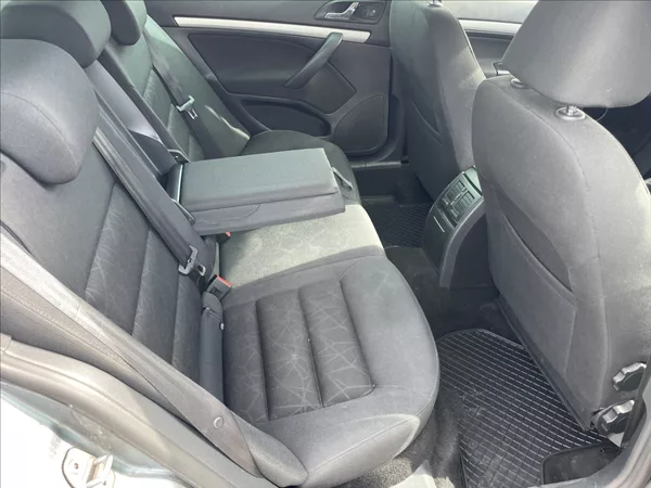 Škoda Octavia 1,2 TSi 77kw Ambiente výborný - foto 10
