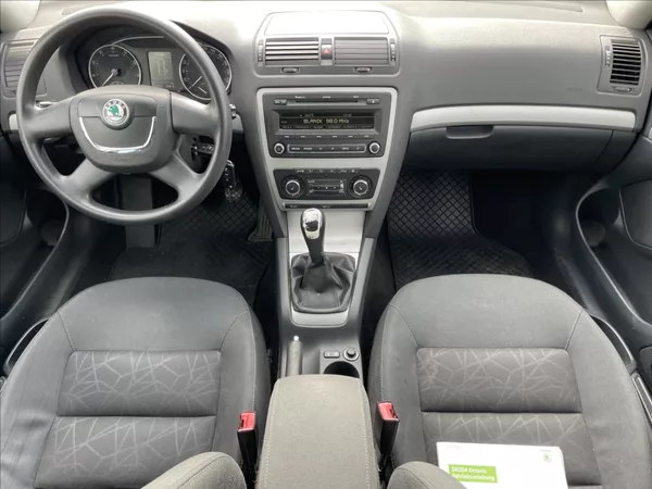 Škoda Octavia 1,2 TSi 77kw Ambiente výborný - foto 11