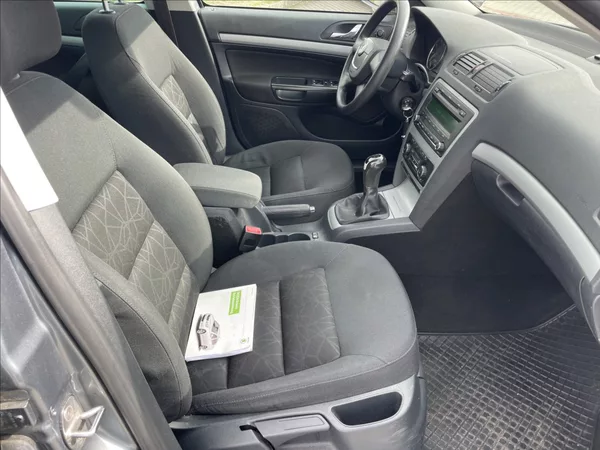 Škoda Octavia 1,2 TSi 77kw Ambiente výborný - foto 12