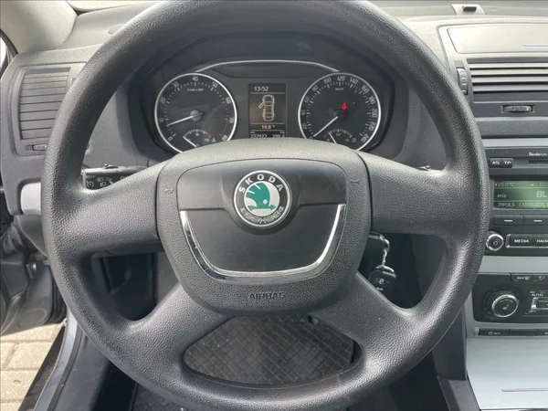 Škoda Octavia 1,2 TSi 77kw Ambiente výborný - foto 13