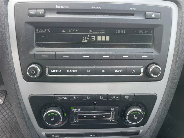 Škoda Octavia 1,2 TSi 77kw Ambiente výborný - foto 15