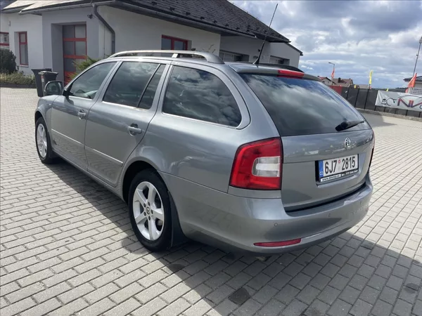 Škoda Octavia 1,2 TSi 77kw Ambiente výborný - foto 26