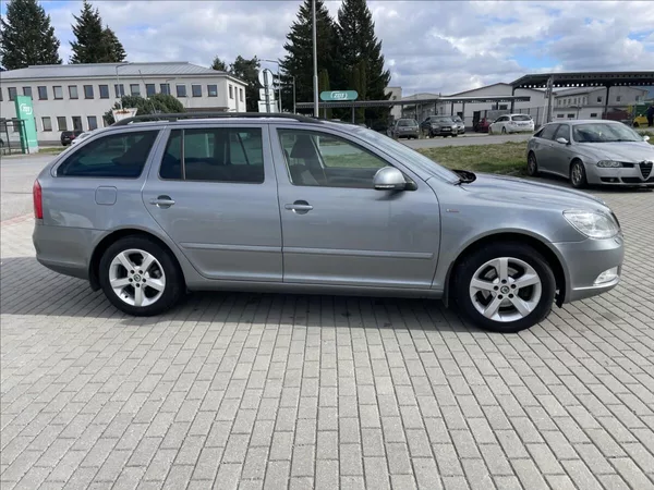 Škoda Octavia 1,2 TSi 77kw Ambiente výborný - foto 28