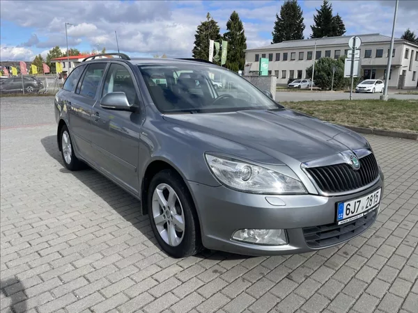 Škoda Octavia 1,2 TSi 77kw Ambiente výborný - foto 6