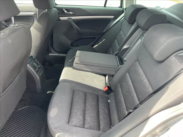 Škoda Octavia 1,2 TSi 77kw Ambiente výborný - foto 8