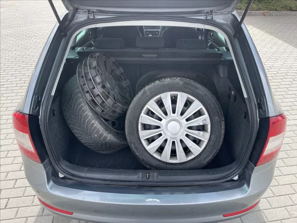 Škoda Octavia 1,2 TSi 77kw Ambiente výborný - foto 9