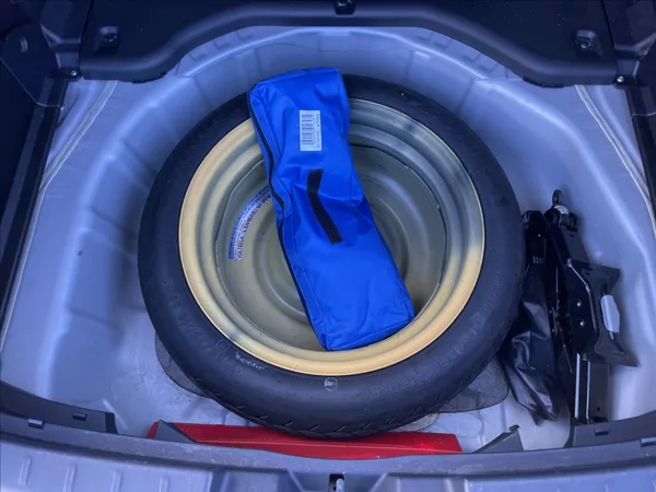 Mitsubishi Lancer 1,6 i 86kw Invite Klima Tažné - foto 10