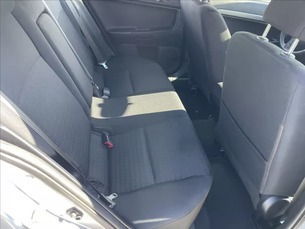 Mitsubishi Lancer 1,6 i 86kw Invite Klima Tažné - foto 11