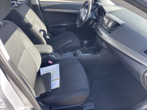 Mitsubishi Lancer 1,6 i 86kw Invite Klima Tažné - foto 13
