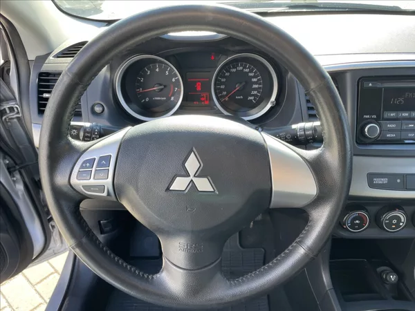 Mitsubishi Lancer 1,6 i 86kw Invite Klima Tažné - foto 14