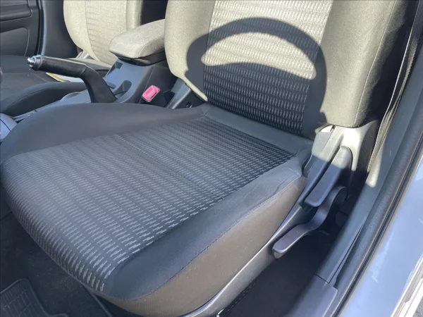 Mitsubishi Lancer 1,6 i 86kw Invite Klima Tažné - foto 16