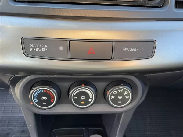 Mitsubishi Lancer 1,6 i 86kw Invite Klima Tažné - foto 19