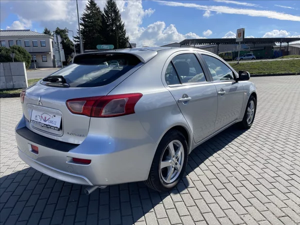 Mitsubishi Lancer 1,6 i 86kw Invite Klima Tažné - foto 31