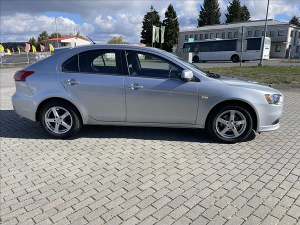 Mitsubishi Lancer 1,6 i 86kw Invite Klima Tažné - foto 32