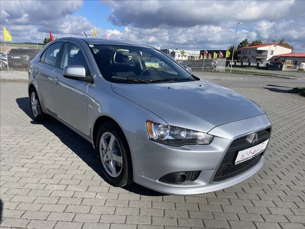 Mitsubishi Lancer 1,6 i 86kw Invite Klima Tažné - foto 6