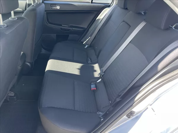 Mitsubishi Lancer 1,6 i 86kw Invite Klima Tažné - foto 8