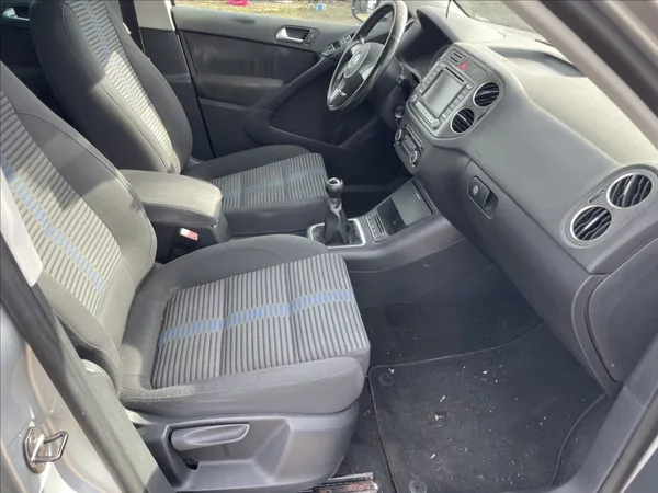 Volkswagen Tiguan 2,0 TDi 4-Motion 125kw VADA MO - foto 12