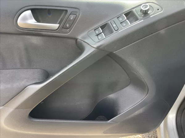 Volkswagen Tiguan 2,0 TDi 4-Motion 125kw VADA MO - foto 18