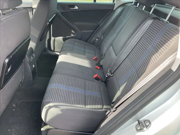Volkswagen Tiguan 2,0 TDi 4-Motion 125kw VADA MO - foto 8