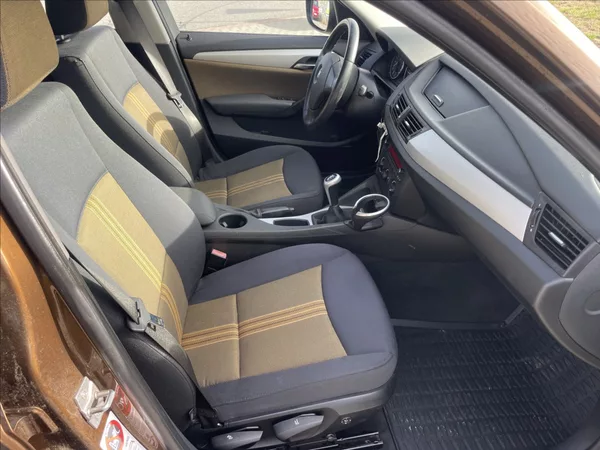 BMW X1 2,0 d X-Drive 130kw Xenon Klim - foto 13