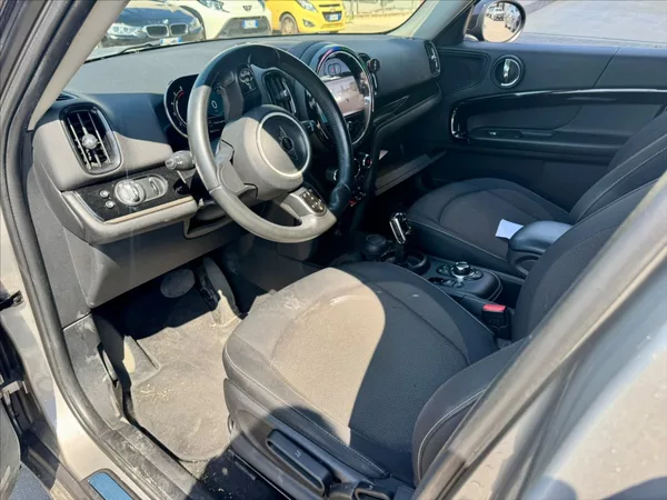 Mini Countryman 2,0 D Cooper F60 110kw Automat - foto 7