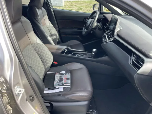 Toyota C-HR 1,8 i 72kw Hybrid e-CVT - foto 13