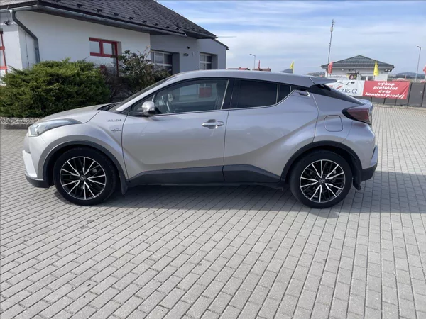 Toyota C-HR 1,8 i 72kw Hybrid e-CVT - foto 2