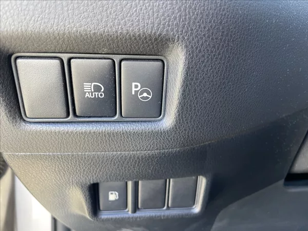 Toyota C-HR 1,8 i 72kw Hybrid e-CVT - foto 21